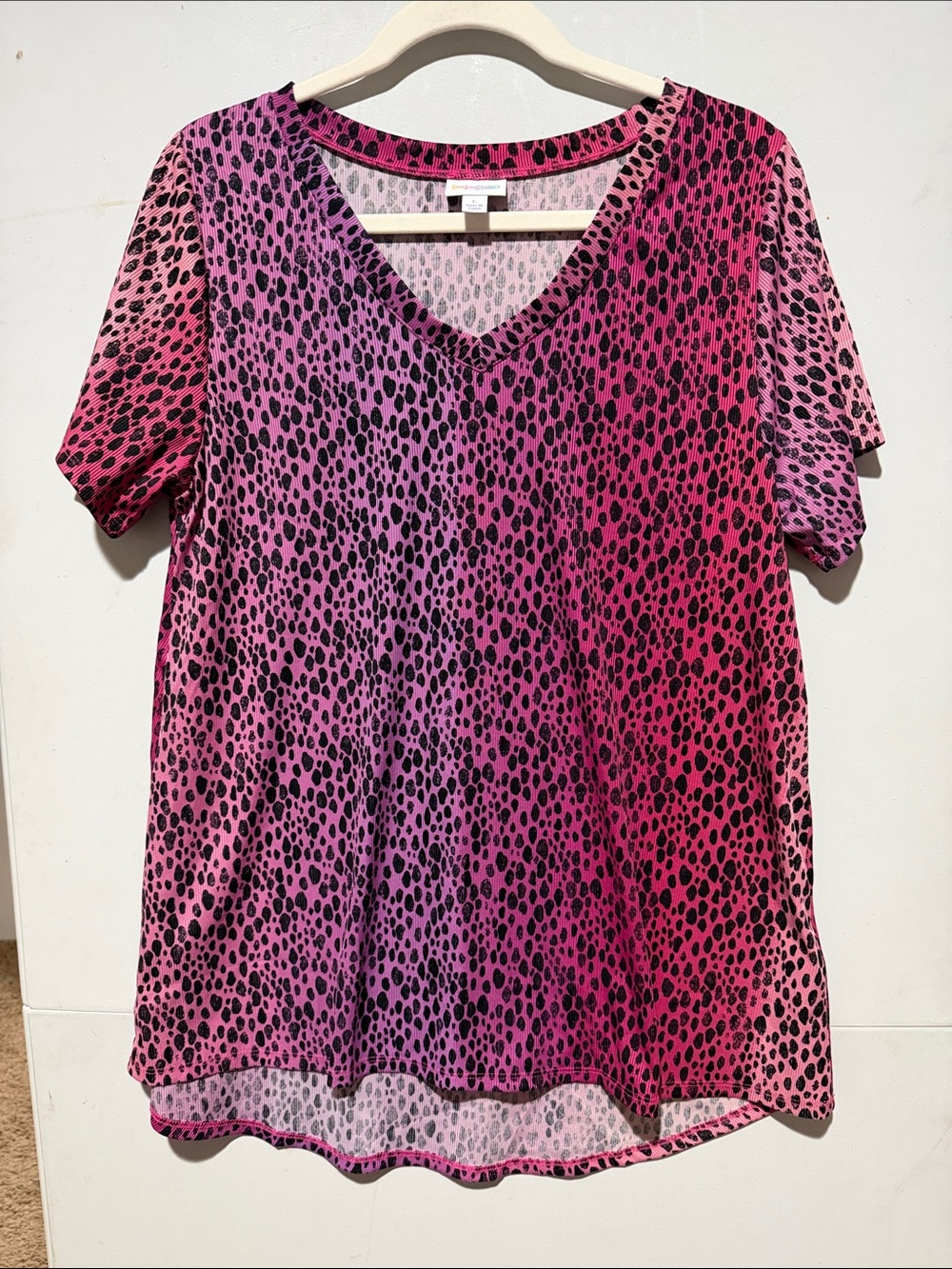 LuLaRoe Christy t Pink & Purple Animal Print V-Neck Short Sleeve Top
